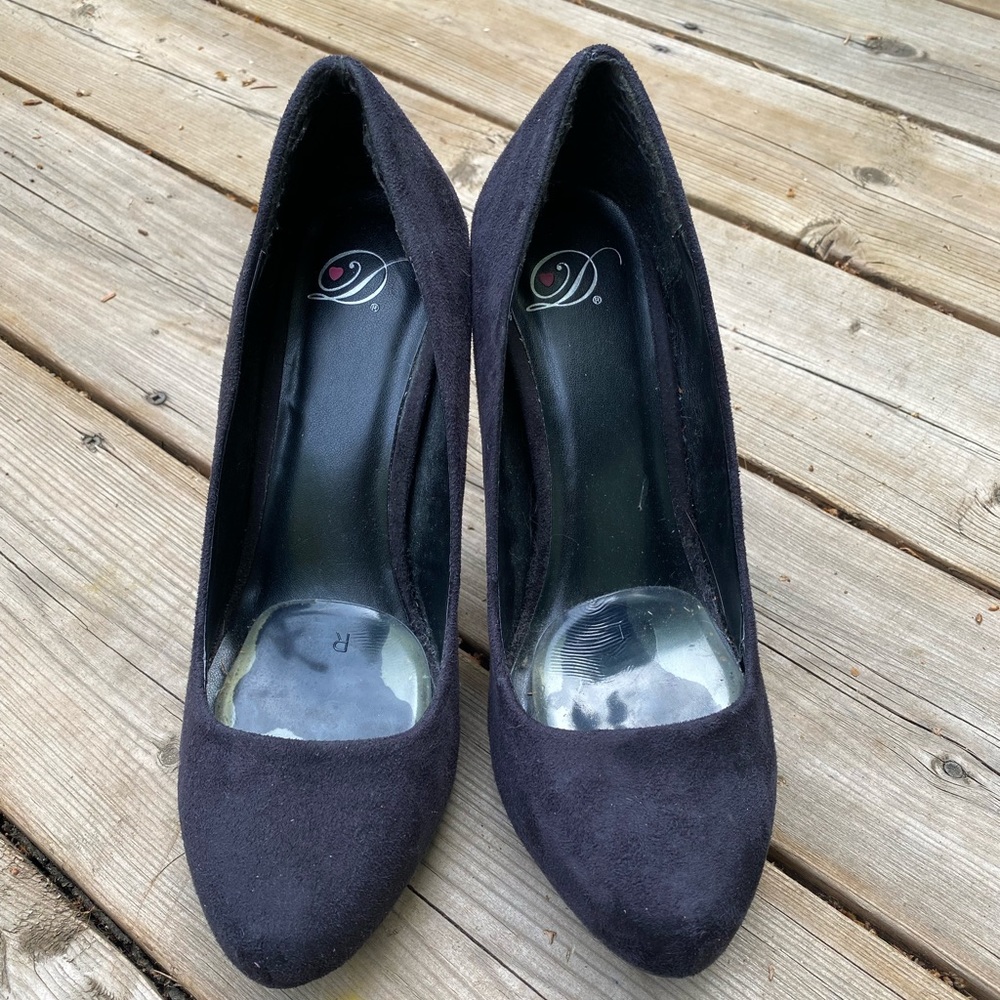 Vegan Suede Pumps!